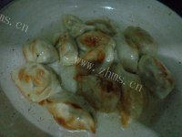 美味的鸡蛋煎饺做法图解6)