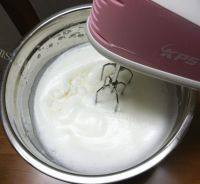 自制酸奶戚风蛋糕做法图解10)