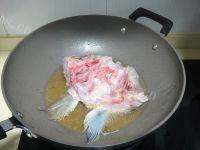 自制豆花酸菜鱼头汤做法图解11)