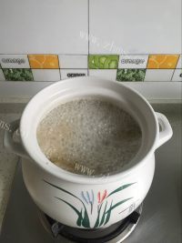 食欲满满的苦瓜玉米排骨汤做法图解5)