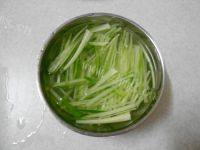 味道香醇的凉拌杏鲍菇做法图解3)