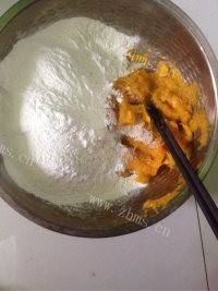 自制南瓜花样馒头做法图解4)