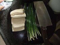 简单版韭菜炒豆腐做法图解1)