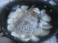 美味的三文鱼头火锅做法图解8)
