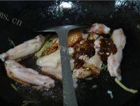简单易做的红烧鸡翅做法图解5)