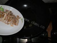 营养丰富的南瓜炒肉片做法图解3)