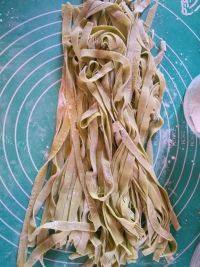 色味俱全的西红柿鸡蛋菠菜面做法图解6)