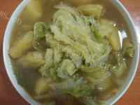 家常菜白菜炖土豆