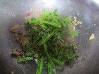美味的眉豆炒虾酱做法图解14)