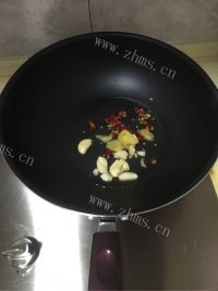 香气浓郁的黄焖鸡做法图解2)