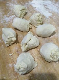 独特的韭菜鸡蛋馅饼做法图解3)