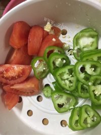番茄青椒烩牛肉~营养健康做法图解1)
