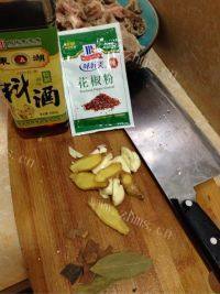 妈妈做的萝卜牛腩做法图解3)