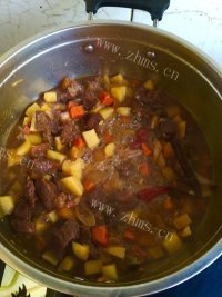 好吃的土豆烧牛肉做法图解26)