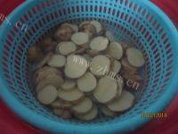 特别的慈菇炒腊肉做法图解9)