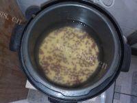 美味早餐小米红豆粥做法图解4)