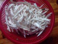 很有食欲的肉丝炒杏鲍菇做法图解2)