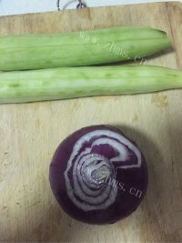 清爽的凉拌黄瓜洋葱做法图解1)