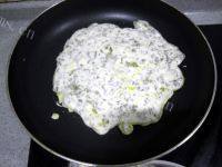 美味的香椿蛋饼做法图解7)
