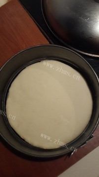 美味牛肉葱香比萨做法图解4)