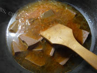 特色美食鸭血粉丝汤做法图解8)