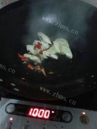 妈妈教我做孜然肉丝面筋做法图解4)