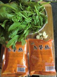 菠菜拌海蜇做法图解1)