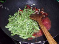 美美厨房之四季豆炒肉做法图解3)