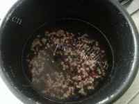 可口的薏米红豆黑豆粥的做法图解六