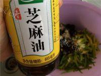 美味鲜黄花菜拌木耳做法图解9)
