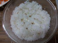 肉松鸡蛋胡萝卜寿司做法图解3)