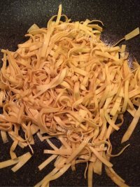家常菜干豆腐炒韭菜做法图解4)
