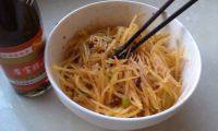 家庭版炝土豆丝做法图解13)
