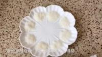 诱人的草莓圣诞老人做法图解4)