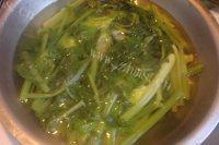 自己做的芹菜馅水饺做法图解2)