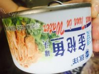 香喷喷的金枪鱼紫菜包饭做法图解3)
