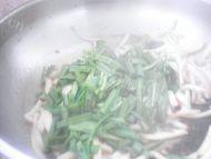 好吃的杏鲍菇炒韭菜做法图解4)