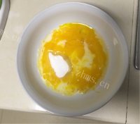自制蓝莓蛋糕卷做法图解2)