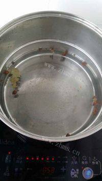 下酒菜烤五香花生米做法图解2)