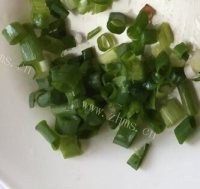 脆嫩可口的番茄鸡蛋汤做法图解4)