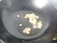 秀色可餐的蒜香油麦菜做法图解4)