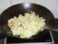 家常菜有机花菜炒肉片做法图解9)
