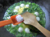 美味的油菜蕻鸡蛋煮汤圆做法图解16)