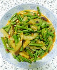 香气浓郁的茄子豆角做法图解7)