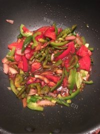美味的牛排意面做法图解9)