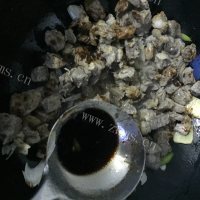 美味营养的牛腩炖萝卜做法图解5)