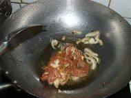 「DIY美食」芹菜炒肉丝做法图解5)