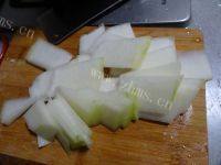 美味的冬瓜肉丸汤做法图解2)