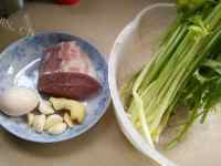 美味的牛肉芹菜混沌馅做法图解1)
