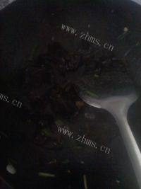 自制鸡蛋炒木耳做法图解4)